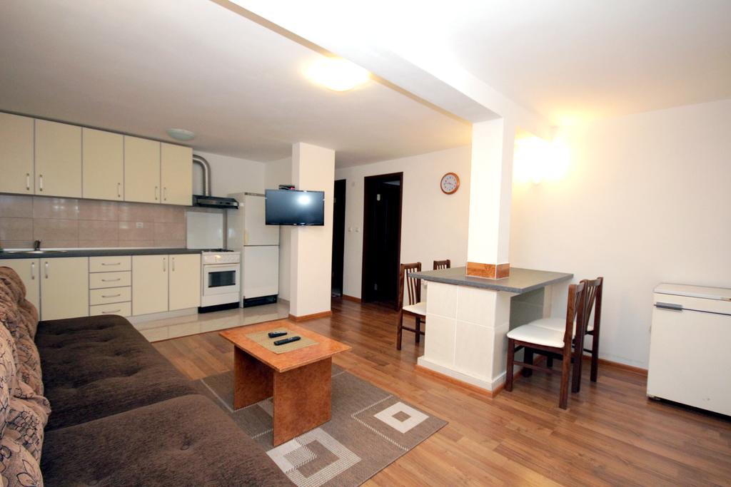 Apartments Kojic Бар Екстер'єр фото