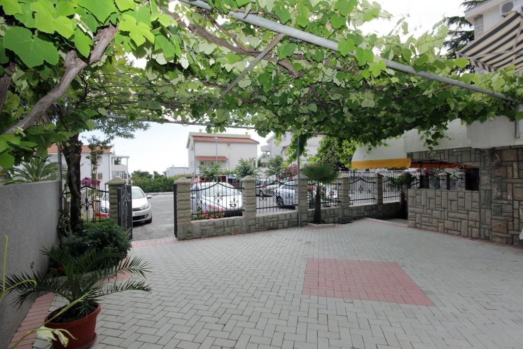 Apartments Kojic Бар Екстер'єр фото